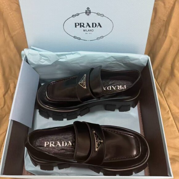 Prada Women Loafers - Picture 2 of 5